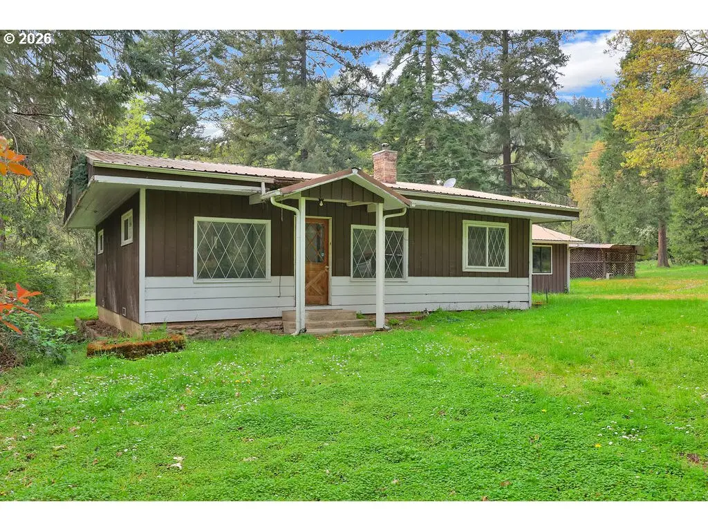 544 LOU GRAY DR, Myrtle Creek, OR 97457