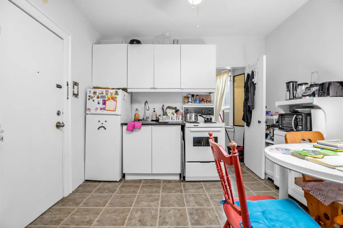 1378 Bathurst ST, Toronto C02, ON M5R 3J1