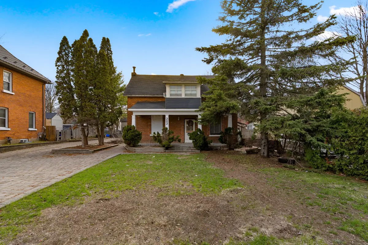 202 Bradford ST, Barrie, ON L4N 3B6