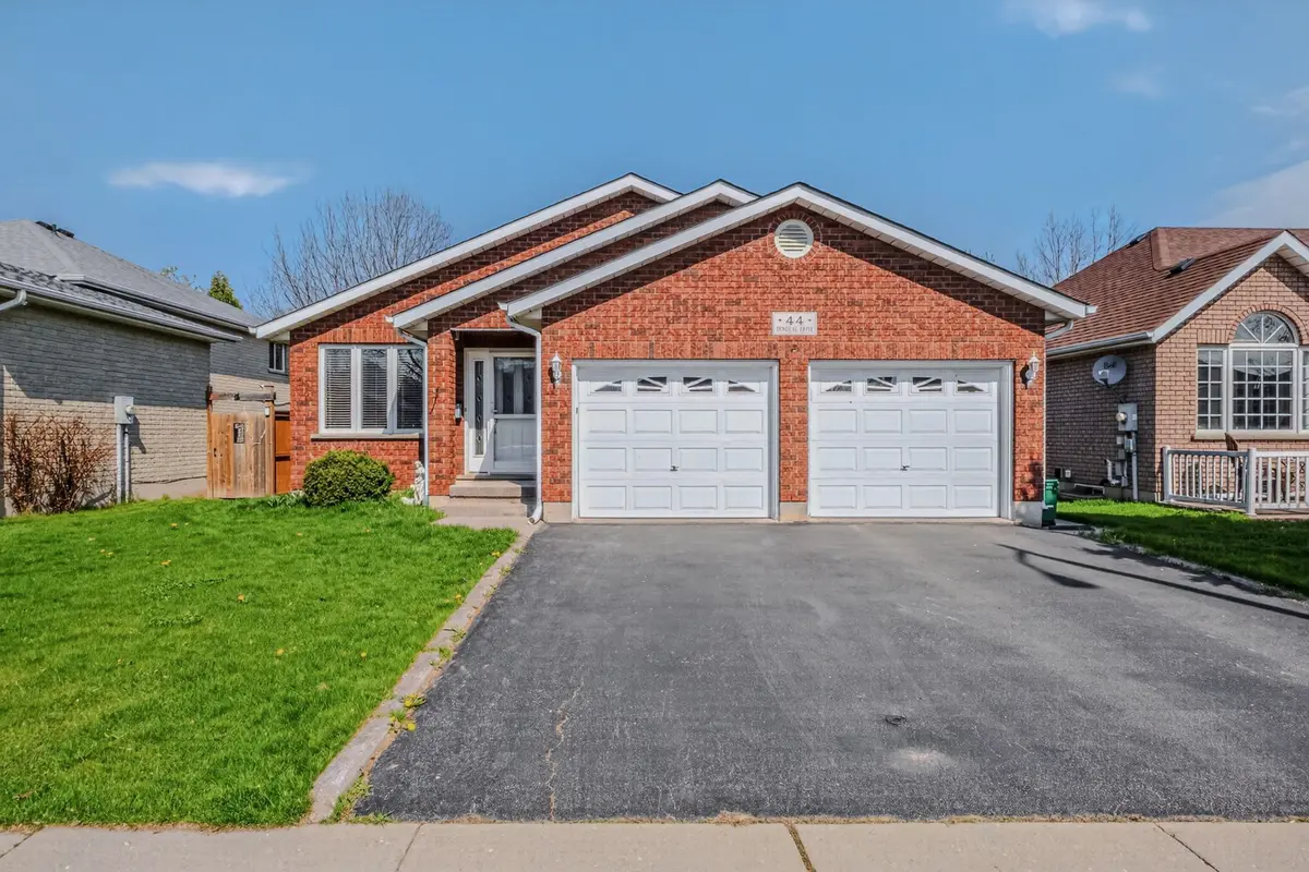 44 Donegal DR, Brantford, ON N3T 6K8