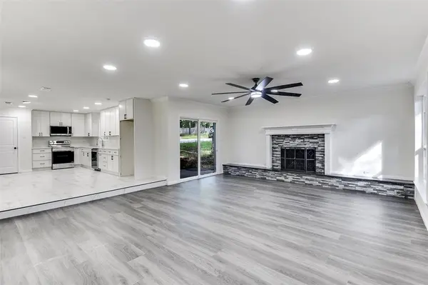 258 Somerset Terrace, Bedford, TX 76022