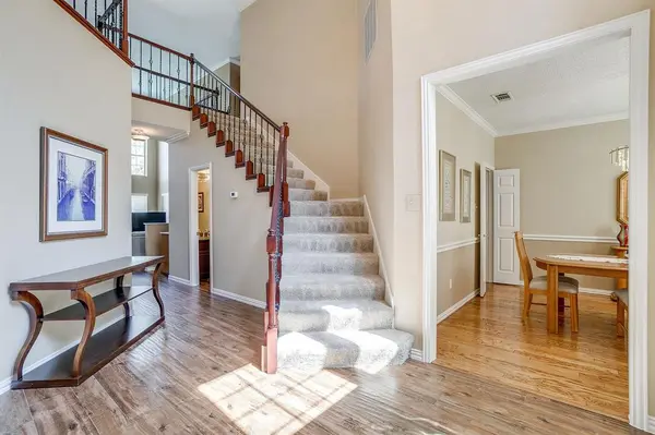 2801 Pomponessett Drive, Arlington, TX 76001