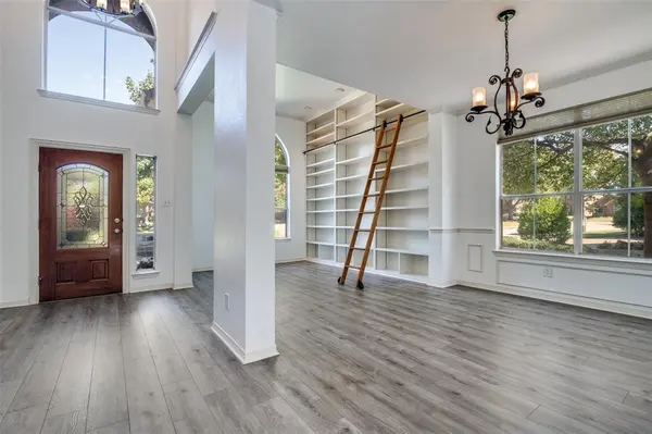 8810 Edgelake Trail, Rowlett, TX 75088