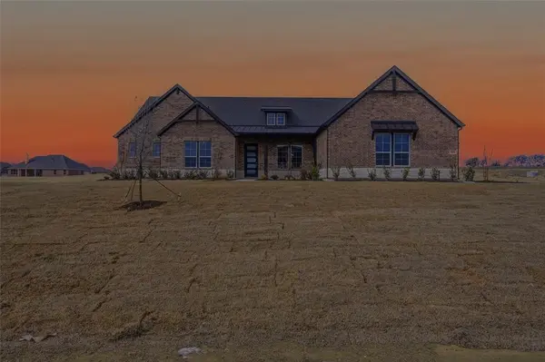 808 Valley Ridge Road, Van Alstyne, TX 75495