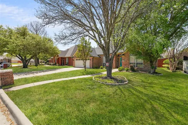 1115 Brook Arbor Drive, Mansfield, TX 76063