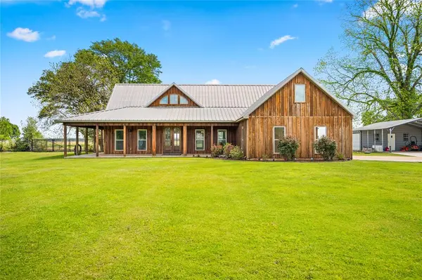 377 Robert Lacaze Road, Natchez, LA 71456