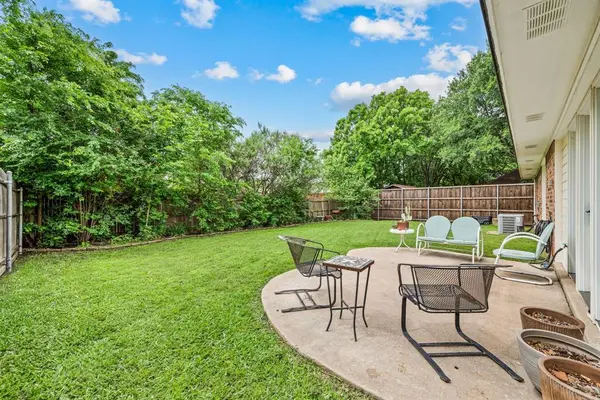 6616 High Lawn Terrace, Watauga, TX 76148