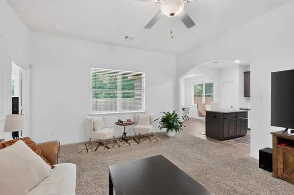 433 Cross Ridge Circle N, Fort Worth, TX 76120