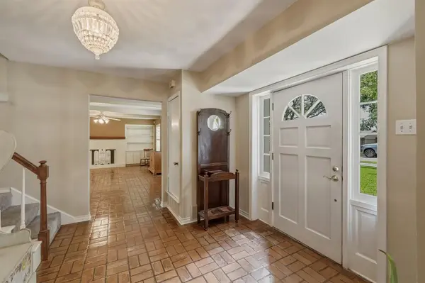 9929 Windledge Drive, Dallas, TX 75238