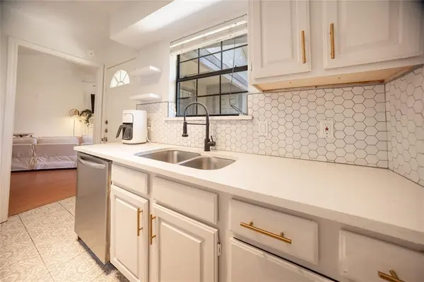 2835 Keller Springs Road #808, Carrollton, TX 75006