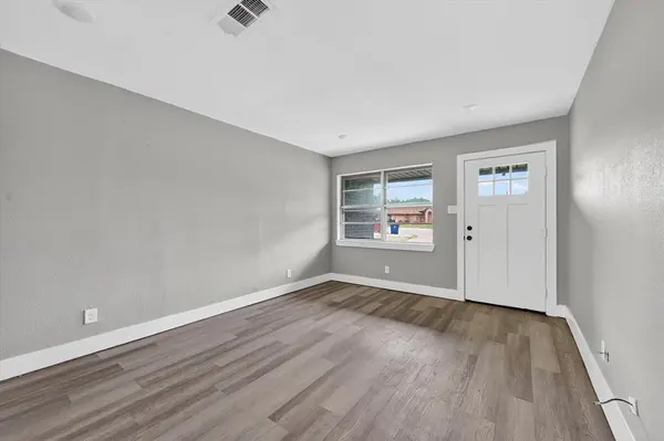 1220 Mckinney Street, Van Alstyne, TX 75495