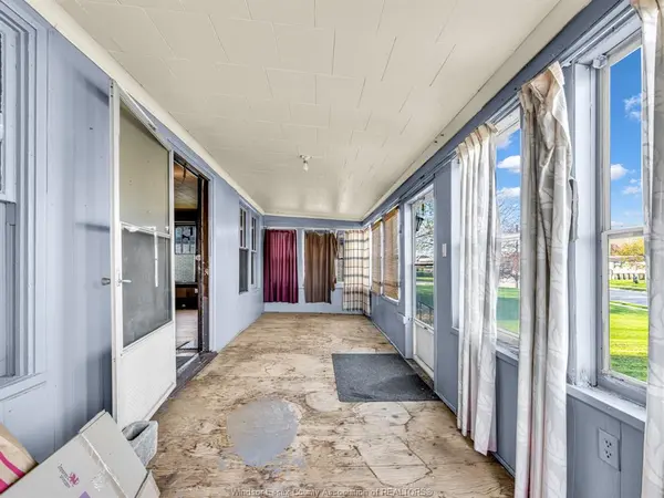 83 Division Street North, Kingsville, ON N9Y 1E3