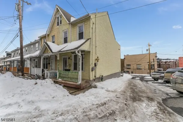 12 Brainard St, Phillipsburg Town, NJ 08865