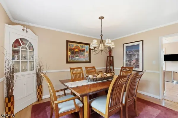 12 Louise Ln, Tenafly Boro, NJ 07670