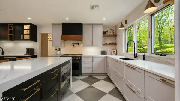 112 Urban Club Rd, Wayne Twp., NJ 07470