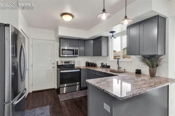 58 Briarwood CIR, Pueblo, CO 81005