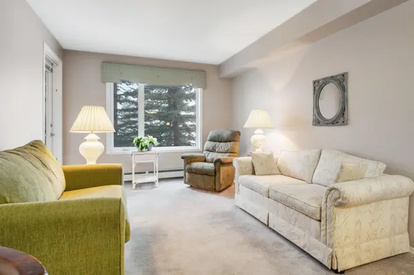 950 Arbour Lake RD NW #2218, Calgary, AB T3G 5B3