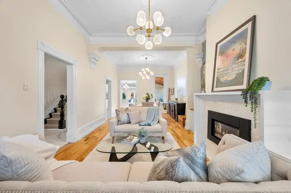 103 Manning AVE, Toronto C01, ON M6J 2K6