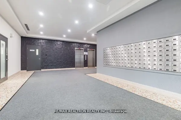 21 Vaughan RD #1602, Toronto C02, ON M6G 2N2