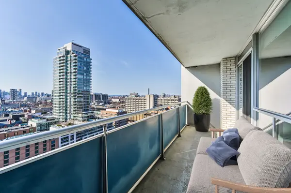 20 Prince Arthur AVE #907, Toronto C02, ON M5R 1B1