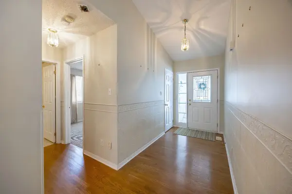 118 Bluffs RD, Clarington, ON L1B 1A8