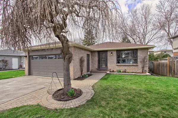 30 Northgate DR, Bradford West Gwillimbury, ON L3Z 2H5