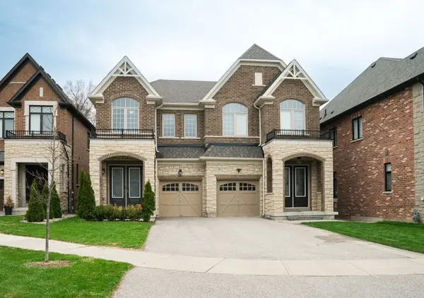 26 Great Heron CT, King, ON L7B 0P4