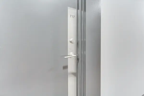 7895 JANE ST #717, Vaughan, ON L4K 0K2