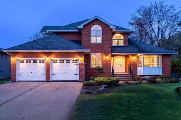 16 Carmichael CRES, Collingwood, ON L9Y 4R6