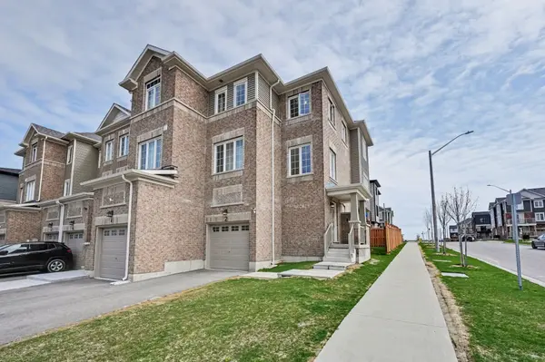 2 Pumpkin Corner CRES, Barrie, ON L9J 0T6