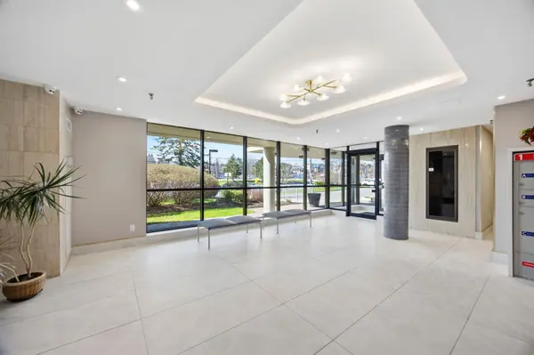 3845 Lake Shore BLVD W #411, Toronto W06, ON M8W 4Y3