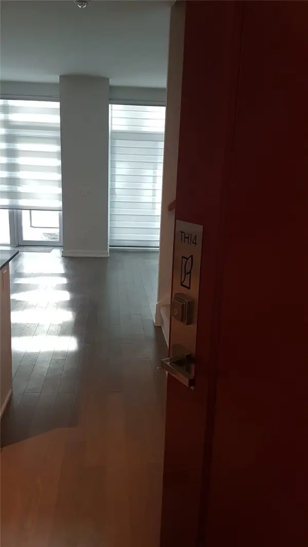 4055 Parkside Village DR #Th14, Mississauga, ON L5B 0K8