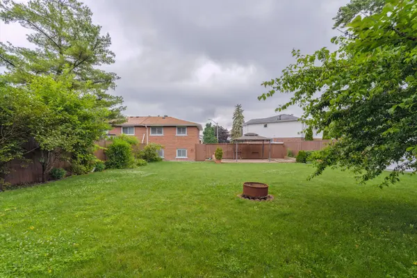 3675 Glencolin CT #UPPER, Mississauga, ON L5C 2G3