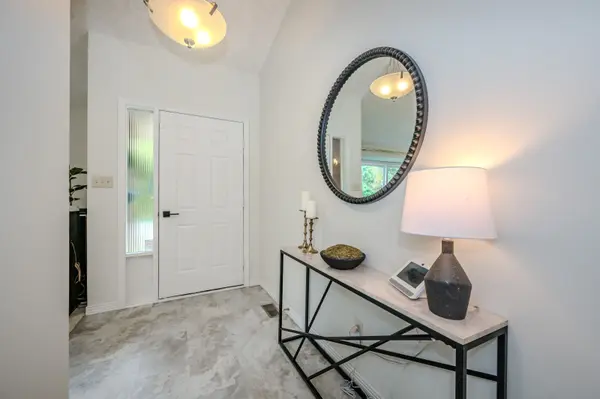 2 Pickwick PL, Guelph, ON N1H 7V8