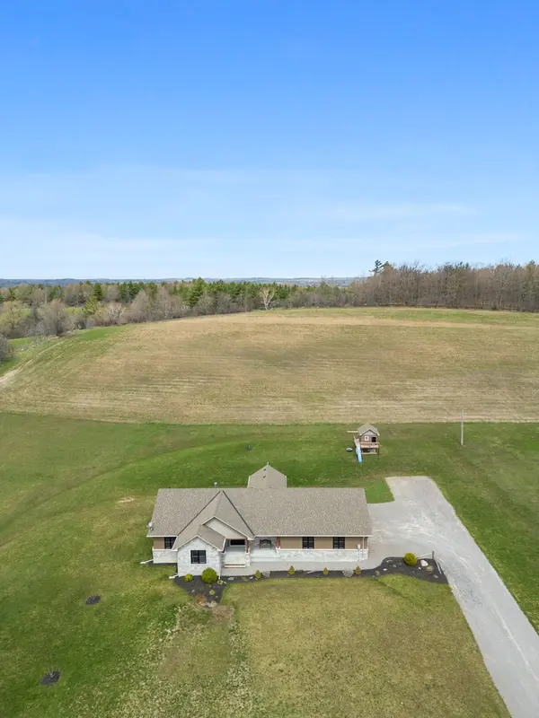 494 Pinegrove RD, Cramahe, ON K0K 1M0