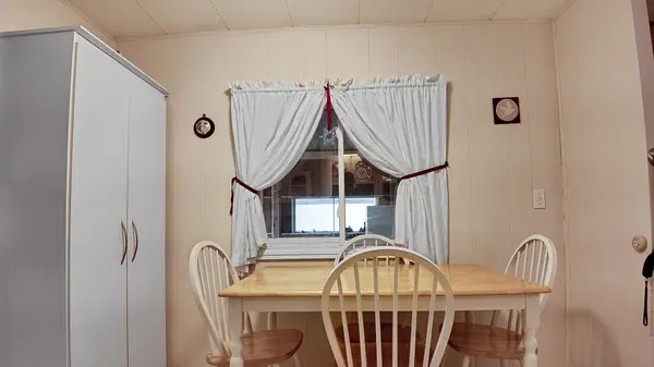 9 Dove RD, Brockton, ON N0G 2V0