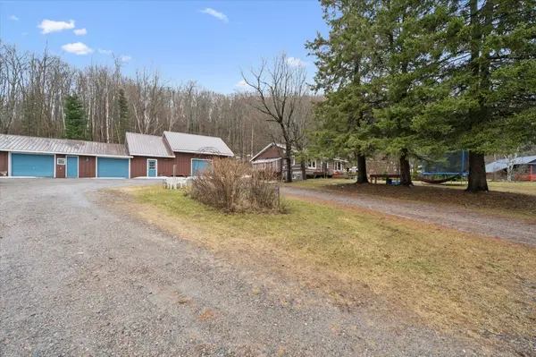 411A Peggs Mountain RD SE, Ryerson, ON P0A 1C0