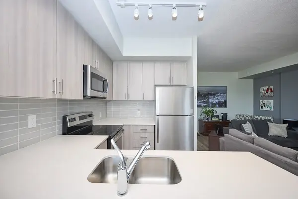 550 North Service RD #610, Grimsby, ON L3M 0H9