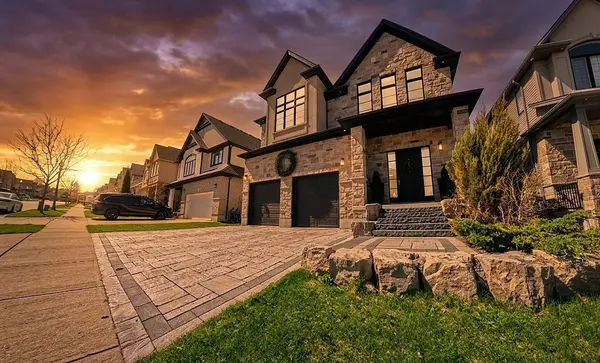 102 Deer Creek ST, Kitchener, ON N2A 4B8