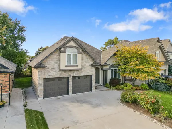 7 Sapphire CT N, St. Catharines, ON L2M 0A4