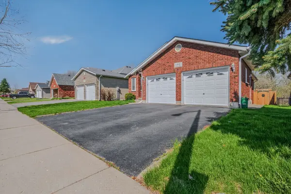 44 Donegal DR, Brantford, ON N3T 6K8