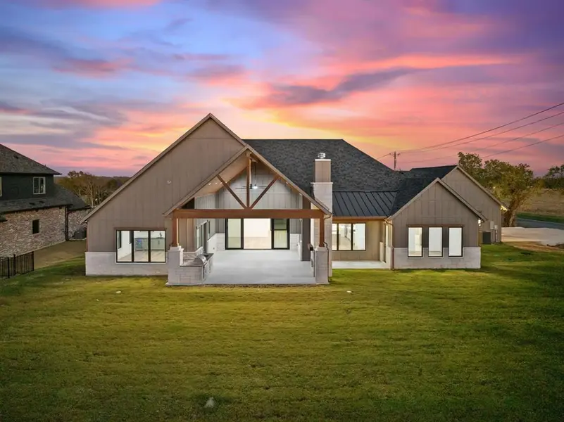 300 Ryker Lane, Gunter, TX 75058