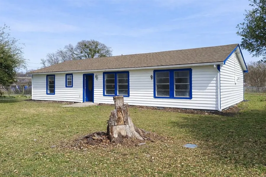 358 S Chambers Avenue, Emhouse, TX 75110