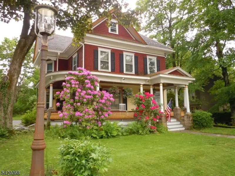 45 Main St, Califon Boro, NJ 07830