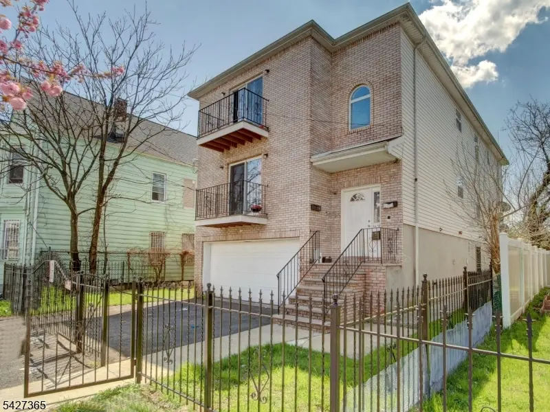 56-58 Kent St, Newark City, NJ 07108