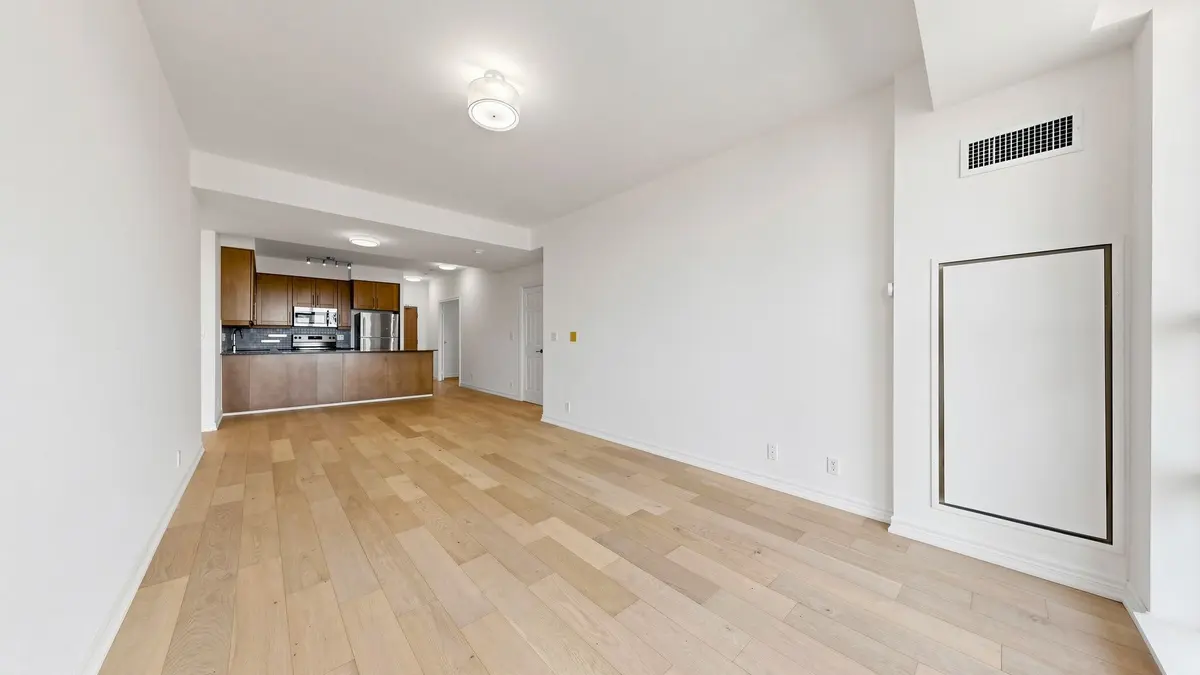 736 Spadina AVE #1807, Toronto C01, ON M5S 2J6