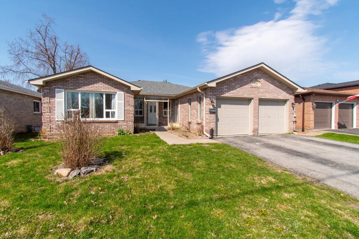 208 Steel ST, Barrie, ON L4M 2G9