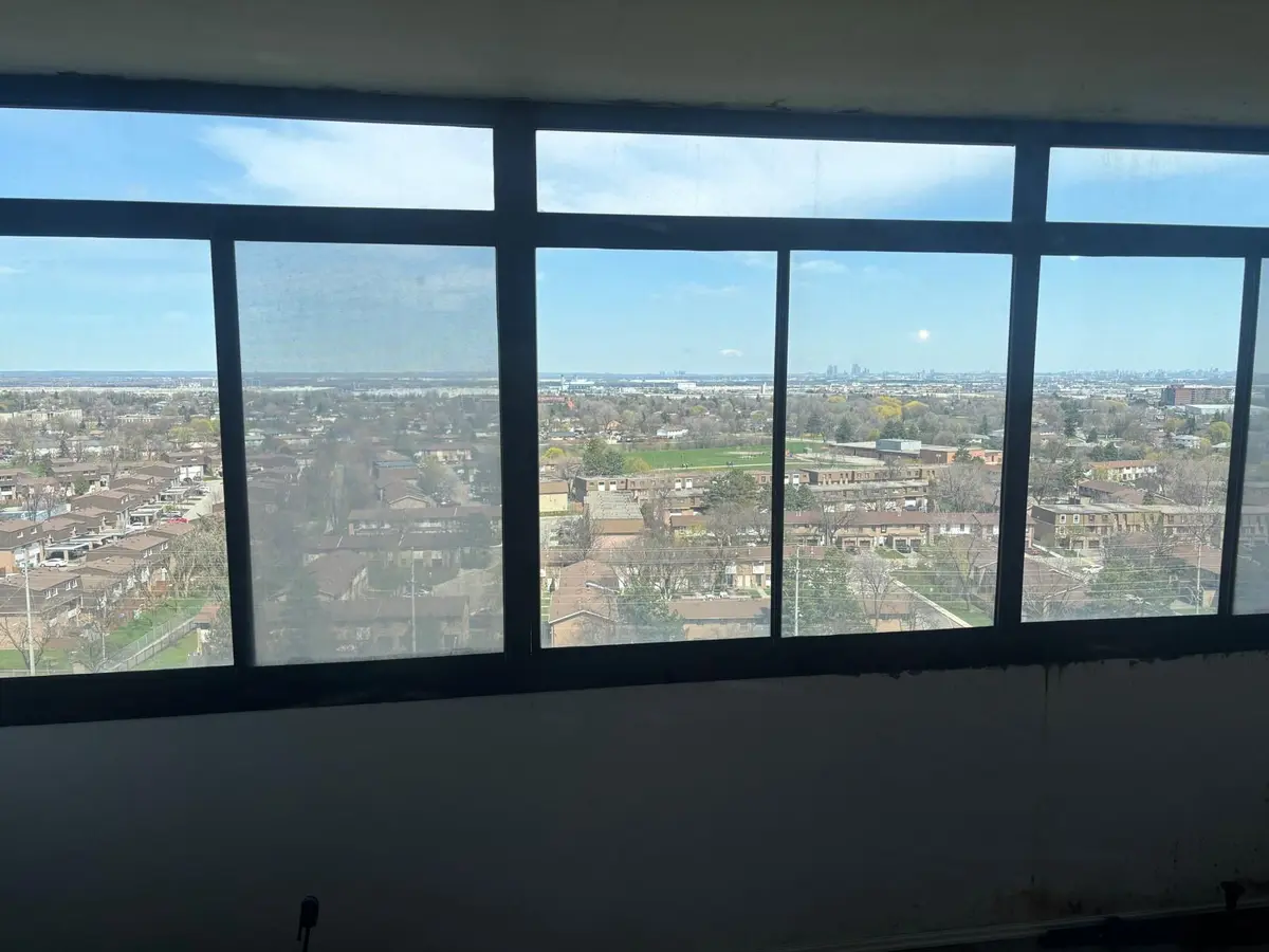 18 Knightsbridge RD #1605, Brampton, ON L6T 3X5