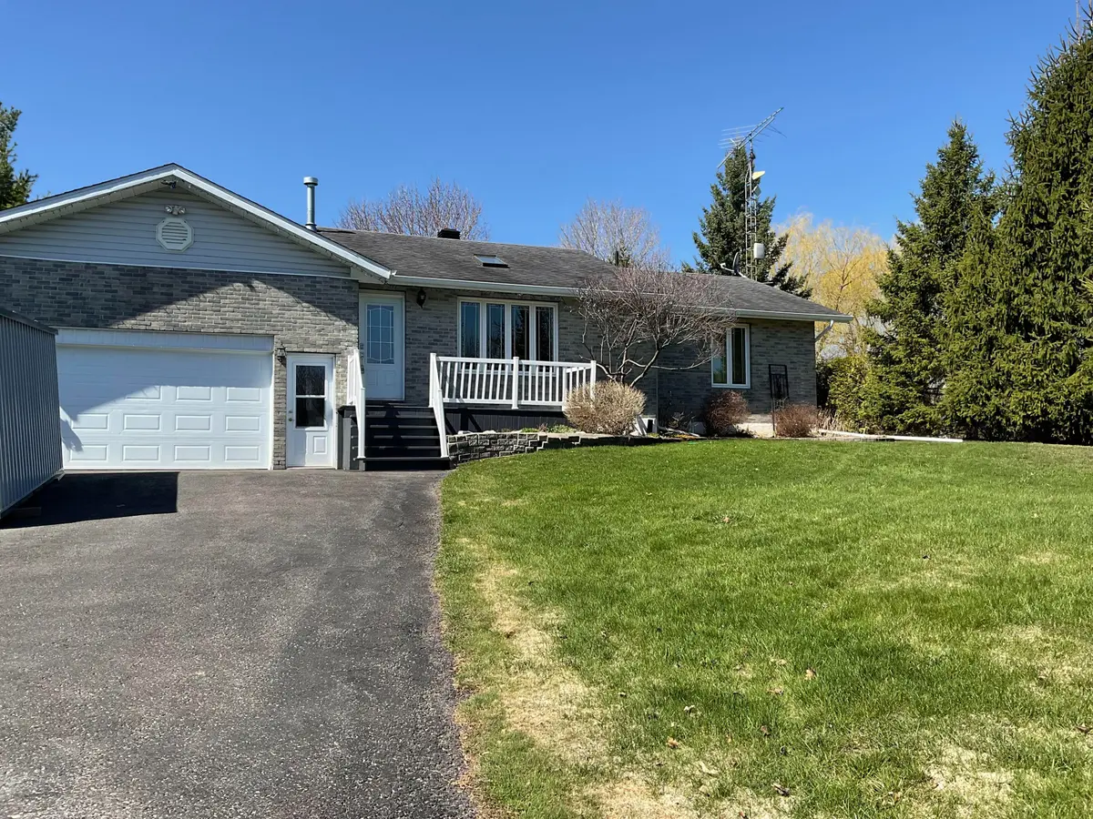 19644 Marcoux RD, North Glengarry, ON K0C 1A0