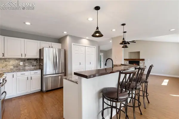 960 Ponderosa WAY #B, Woodland Park, CO 80863